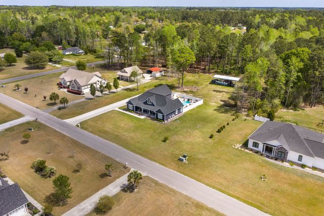 103 Dale Glen Ln., Loris, SC 29569