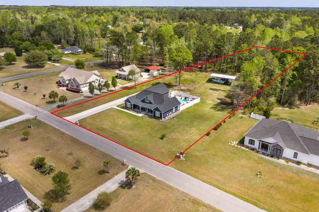 103 Dale Glen Ln., Loris, SC 29569