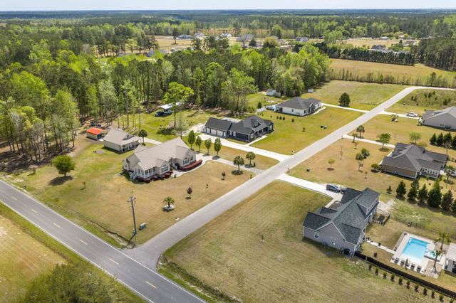 103 Dale Glen Ln., Loris, SC 29569