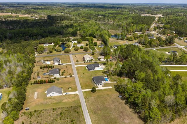 103 Dale Glen Ln., Loris, SC 29569