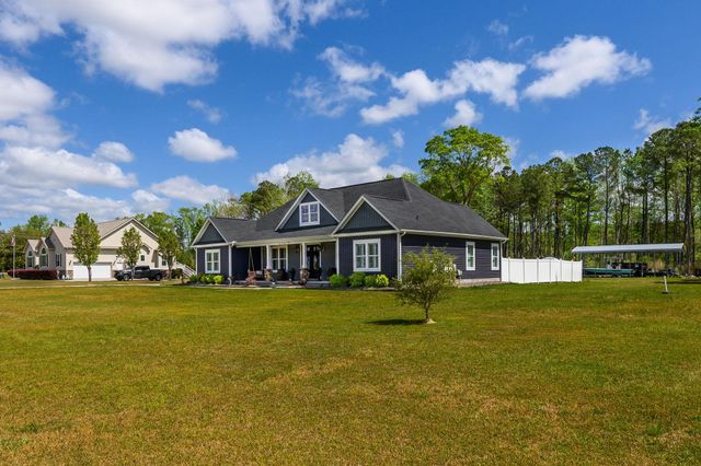 103 Dale Glen Ln., Loris, SC 29569