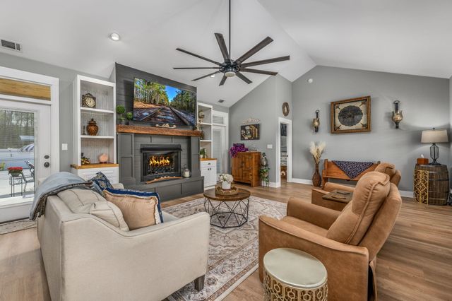 103 Dale Glen Ln., Loris, SC 29569