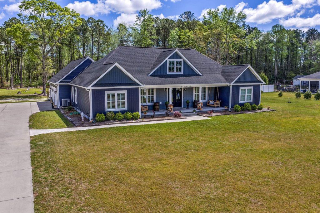 103 Dale Glen Ln., Loris, SC 29569