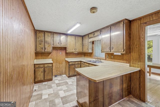 210 Kentucky Drive, Demorest, GA 30535