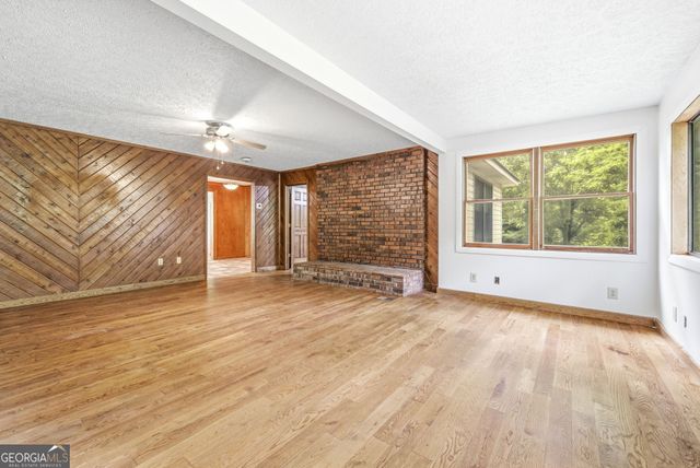 210 Kentucky Drive, Demorest, GA 30535