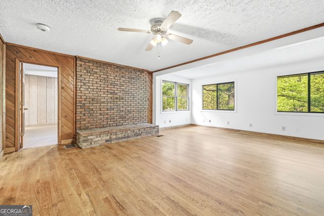 210 Kentucky Drive, Demorest, GA 30535