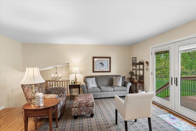 122 Mulberry Road, Deerfield, IL 60015