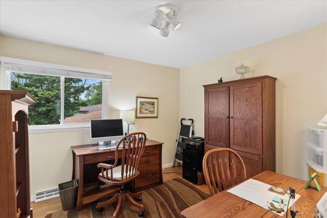 122 Mulberry Road, Deerfield, IL 60015