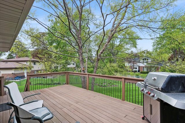 122 Mulberry Road, Deerfield, IL 60015