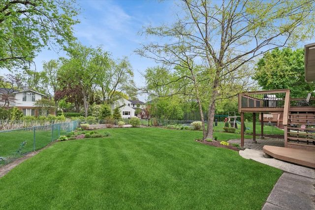 122 Mulberry Road, Deerfield, IL 60015
