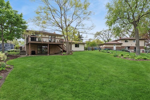 122 Mulberry Road, Deerfield, IL 60015