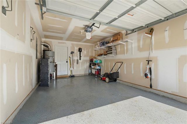 2336 Waverly Dell Drive SE, Winston-salem, NC 27127