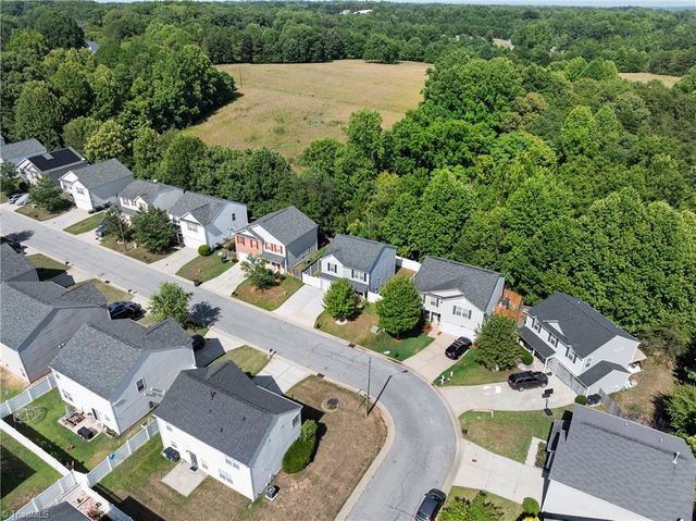 2336 Waverly Dell Drive SE, Winston-salem, NC 27127