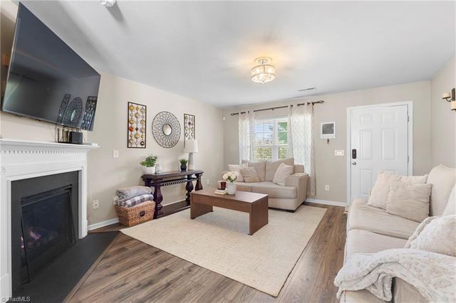 2336 Waverly Dell Drive SE, Winston-salem, NC 27127