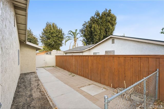 2868 S Arcadian Shores, Ontario, CA 91761