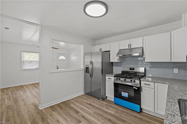 1445 Oakcrest DR, Hampton, VA 23663