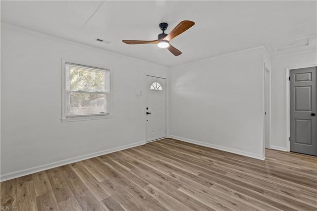 1445 Oakcrest DR, Hampton, VA 23663