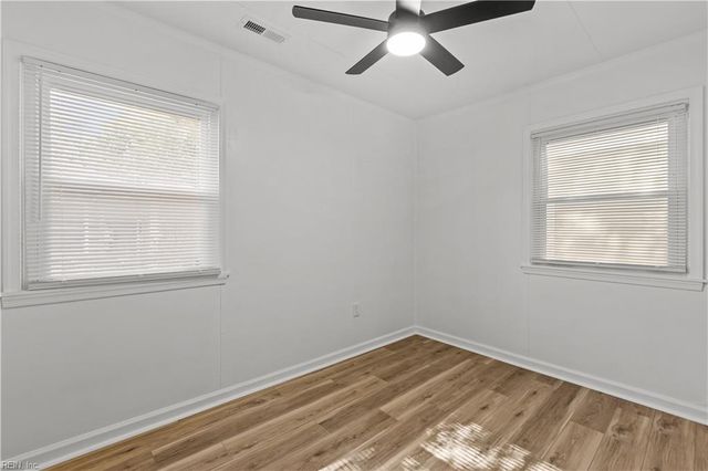 1445 Oakcrest DR, Hampton, VA 23663