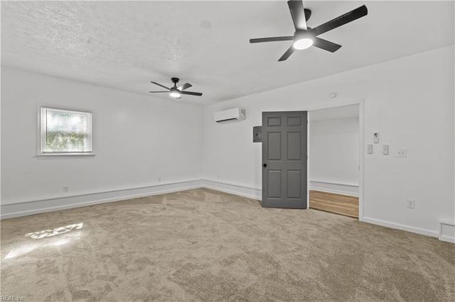 1445 Oakcrest DR, Hampton, VA 23663
