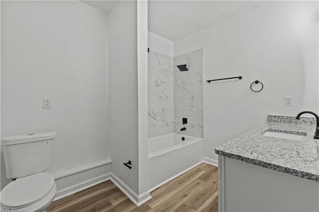 1445 Oakcrest DR, Hampton, VA 23663