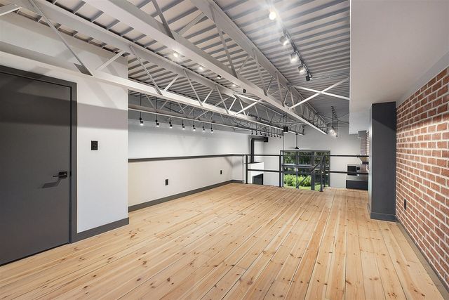 220 King Street 6, Lowell, MI 49331