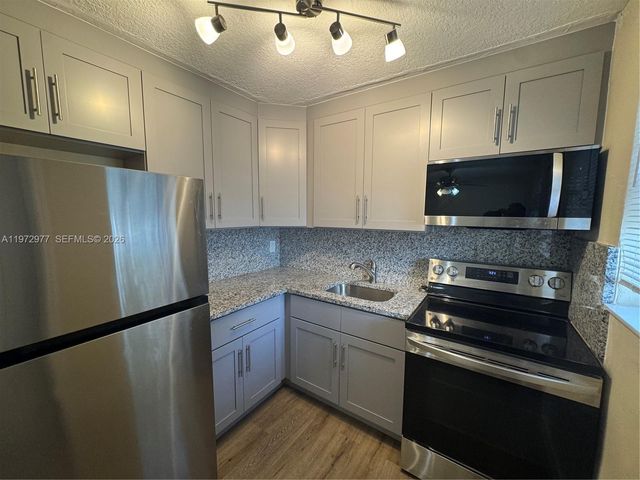 707 S 19th Ave 2, Hollywood, FL 33020