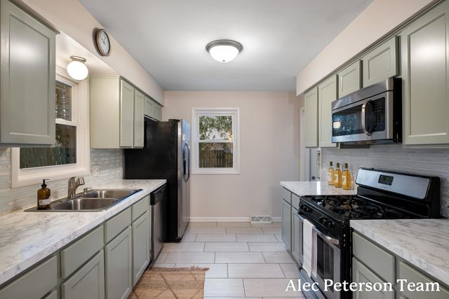 1728 Lenora Terrace NW, Grand Rapids, MI 49504