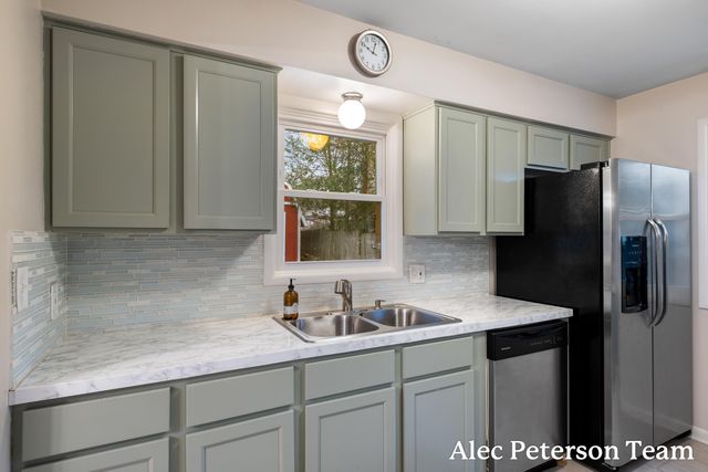 1728 Lenora Terrace NW, Grand Rapids, MI 49504