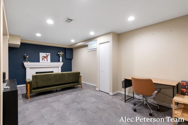 1728 Lenora Terrace NW, Grand Rapids, MI 49504