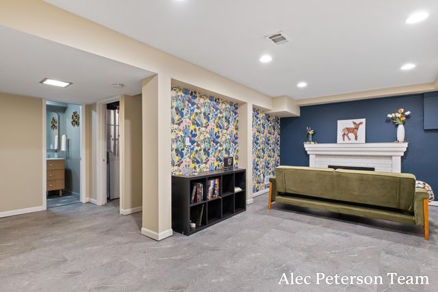 1728 Lenora Terrace NW, Grand Rapids, MI 49504