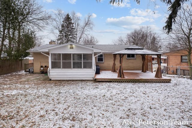 1728 Lenora Terrace NW, Grand Rapids, MI 49504