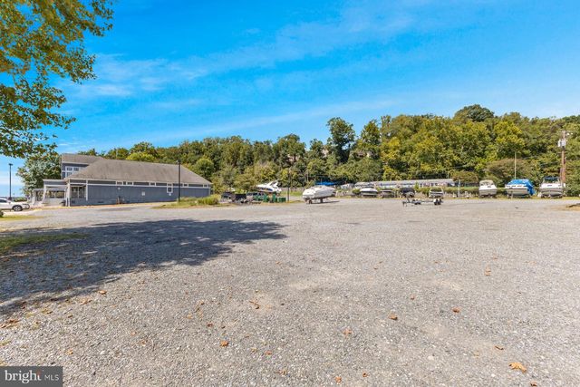 13911 PISCATAWAY DR, Fort Washington, MD 20744
