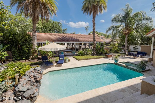 1868 CHRISTOPHER POINT Road S, Jacksonville, FL 32217