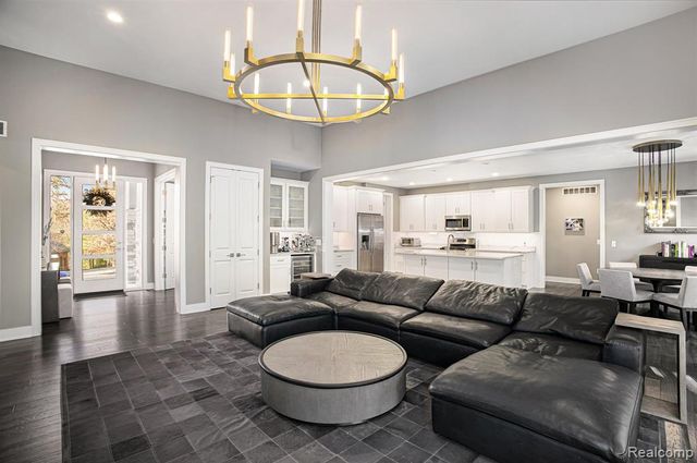 5888 Wyndam Lane, Brighton, MI 48116