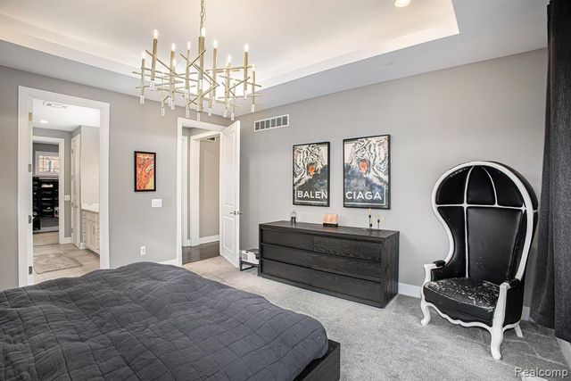 5888 Wyndam Lane, Brighton, MI 48116