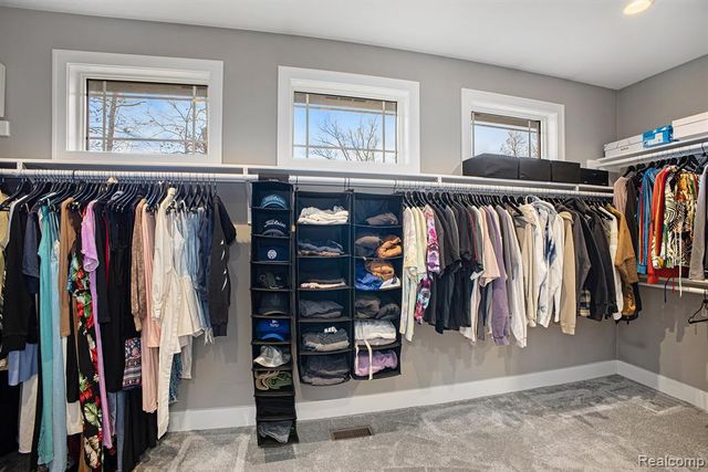 5888 Wyndam Lane, Brighton, MI 48116