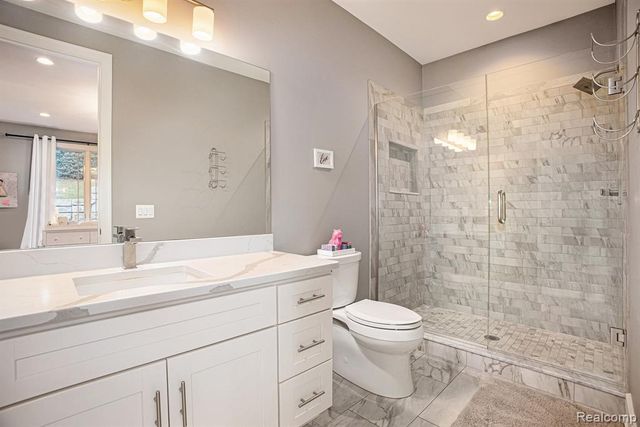 5888 Wyndam Lane, Brighton, MI 48116