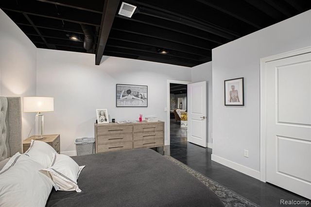 5888 Wyndam Lane, Brighton, MI 48116