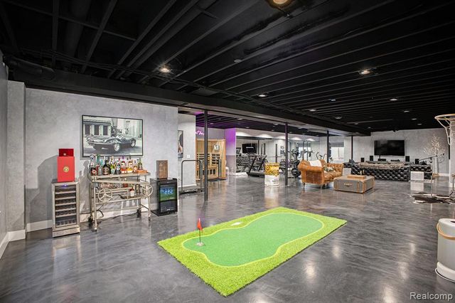 5888 Wyndam Lane, Brighton, MI 48116