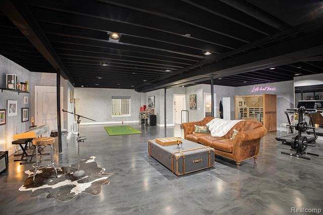 5888 Wyndam Lane, Brighton, MI 48116