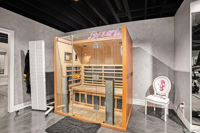 5888 Wyndam Lane, Brighton, MI 48116