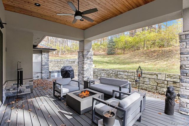 5888 Wyndam Lane, Brighton, MI 48116