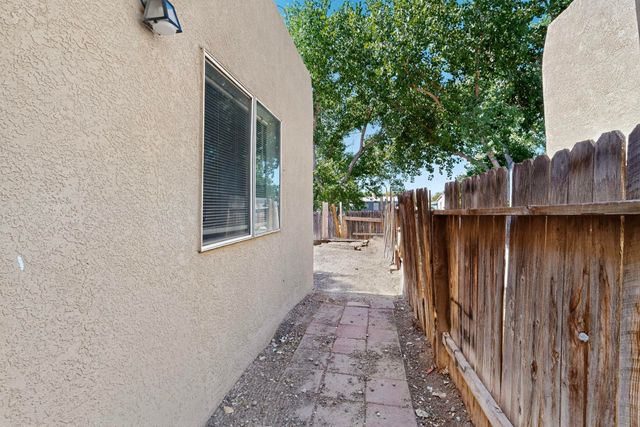 441 COLONIAL Avenue SW, Los Lunas, NM 87031