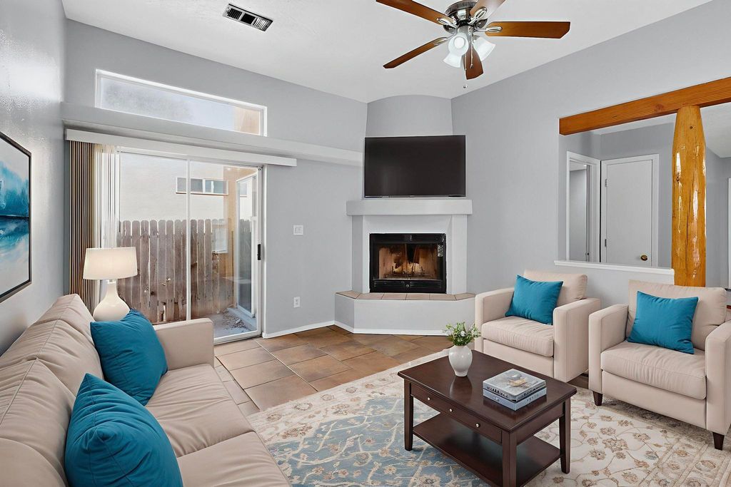 441 COLONIAL Avenue SW, Los Lunas, NM 87031