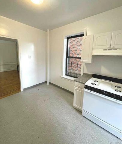 42-35 159TH Street 1A, Flushing, NY 11358