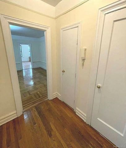 42-35 159TH Street 1A, Flushing, NY 11358