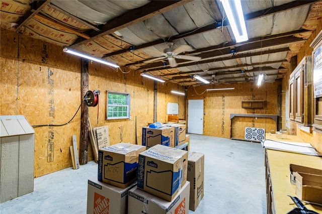 13308 Cozy Corner Road, Siloam Springs, AR 72761