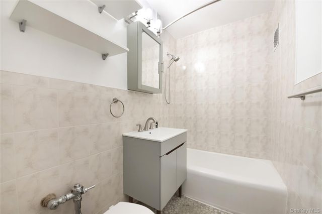 488 Ocean Parkway 6C, Brooklyn, NY 11218