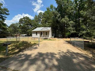 5811 W Jones St., Pine Bluff, AR 71602