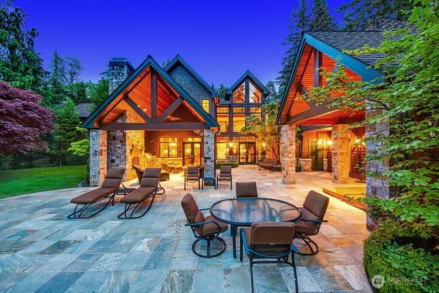 11211 Wachusett Road, Woodway, WA 98020